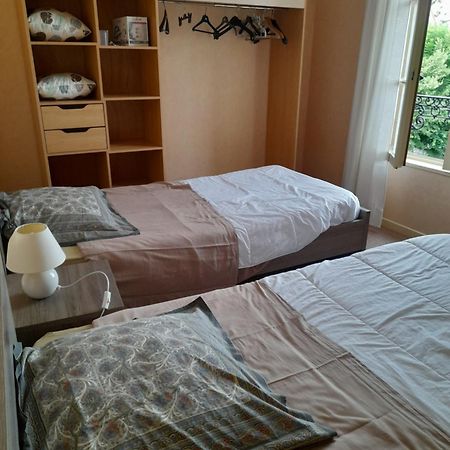 Appartement Du Pont De La Seine ทรัวส์ ภายนอก รูปภาพ
