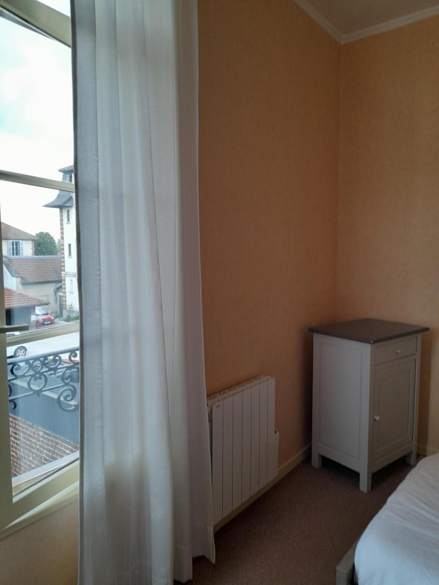 Appartement Du Pont De La Seine ทรัวส์ ภายนอก รูปภาพ